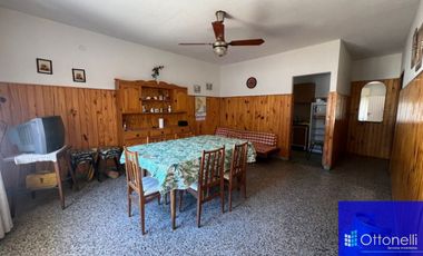 Casa en venta de 2 dormitorios c/ cochera en Costa Azul
