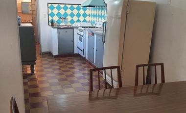 Casa en alquiler temporario de 2 dormitorios c/ cochera en Villa Cura Brochero