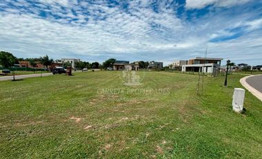 OPORTUNIDAD Increíble Lote en esquina Barrio Santa Lucia, Pilar del Este.