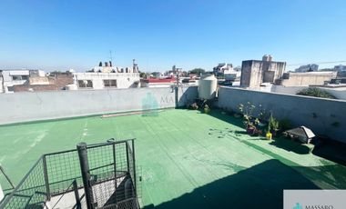 Ph en primer piso por escalera, 4 ambientes con terraza, Ciudadela Norte.