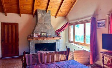 FINA PATAGONIA. Casa en venta de 3 dormitorios c/ cochera en San Martin de los Andes