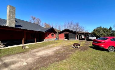 FINA PATAGONIA. Casa en venta de 3 dormitorios c/ cochera en San Martin de los Andes