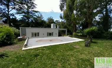 RETASADA - Propiedad de primer nivel en venta en Sierra de los Padres. Gas Nat.