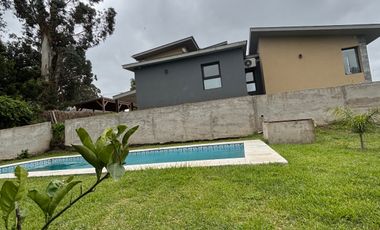 Venta Moderno Chalet 6 ambientes con piscina. Zona Golf, Sierra de los Padres
