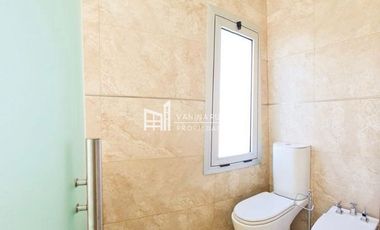 Casa en alquiler de 4 dormitorios c/ cochera en Nordelta Los Lagos