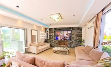 Casa en alquiler de 4 dormitorios c/ cochera en Nordelta Los Lagos