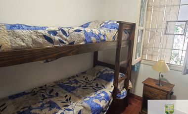 Casa en alquiler temporario de 2 dormitorios c/ cochera en San Lorenzo