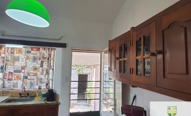 Casa en alquiler temporario de 2 dormitorios c/ cochera en San Lorenzo