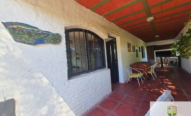 Casa en alquiler temporario de 2 dormitorios c/ cochera en San Lorenzo