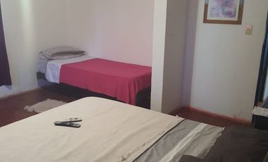 Casa en alquiler temporario de 2 dormitorios c/ cochera en San Lorenzo