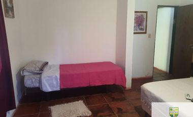 Casa en alquiler temporario de 2 dormitorios c/ cochera en San Lorenzo