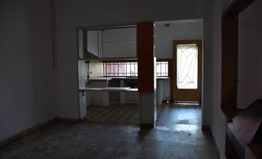 Casa De 3 Dormitorios A La Venta Plaza España