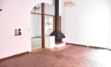 Casa De 3 Dormitorios A La Venta Plaza España