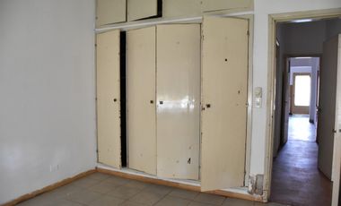 Casa De 3 Dormitorios A La Venta Plaza España