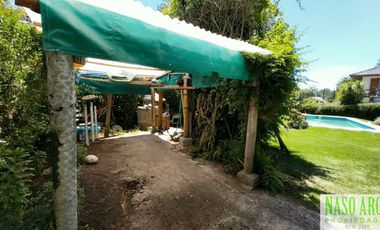 Chalet en venta en Sierra de los Padres. Gas natural. A 3 cuadras de la entrada