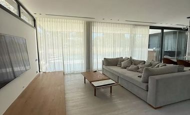 Casa en alquiler de 3 dormitorios c/ cochera en Canning