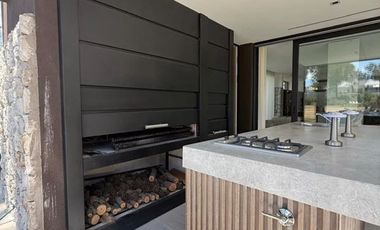 Casa en alquiler de 3 dormitorios c/ cochera en Canning