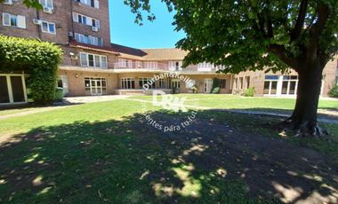 Departamento en venta de 2 ambientes en Hindú Club