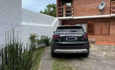 Dúplex en alquiler temporario de 3 dormitorios c/ estacionamiento