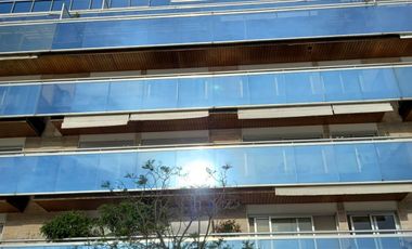Departamento en venta c/ cochera en Puerto Madero