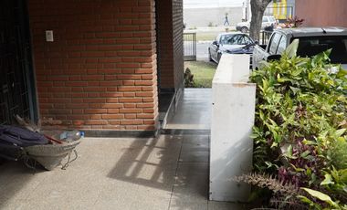 Propiedad Alquiler/Venta Av Aconquija 1era. Cuadra Terreno de 15 x 50 mts. en YB