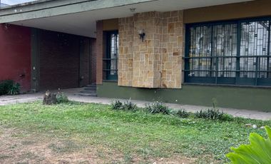 Propiedad Alquiler/Venta Av Aconquija 1era. Cuadra Terreno de 15 x 50 mts. en YB