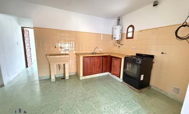 Casa en Venta en Los Perales – Ubicación Ideal para Vivir o Invertir