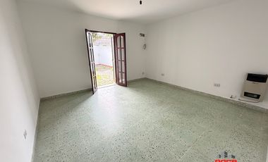 Casa en Venta en Los Perales – Ubicación Ideal para Vivir o Invertir