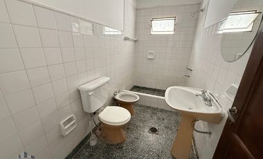 Casa en Venta en Los Perales – Ubicación Ideal para Vivir o Invertir