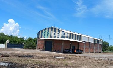 Galpón en alquiler de 700 m2 y Oficinas de 300 m2, en Pampa Blanca, Sobre RN 34