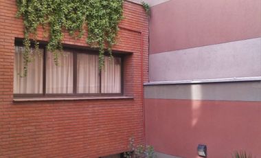 Excelente departamento tipo dúplex en venta en microcentro