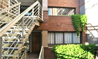 Excelente departamento tipo dúplex en venta en microcentro