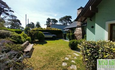 Propiedad de categoría. Sierra de los Padres.  Gas natural. Piscina climatizada