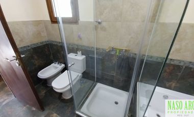 Propiedad de categoría. Sierra de los Padres.  Gas natural. Piscina climatizada