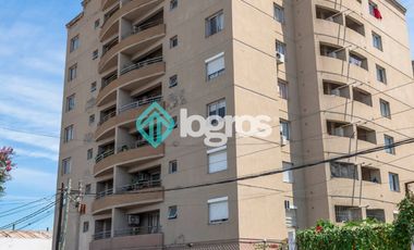Departamento en venta de 3 dormitorios con cochera en Microcentro