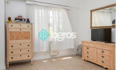 Departamento en venta de 3 dormitorios con cochera en Microcentro