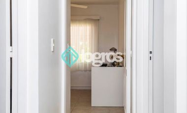 Departamento en venta de 3 dormitorios con cochera en Microcentro