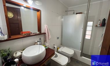 Casa en venta de 3 dormitorios c/ cochera en Costa Azul
