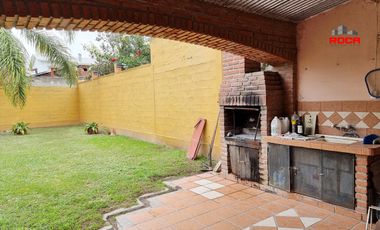 Hermoso duplex en venta en Los Perales pasos calle Reina Mora
