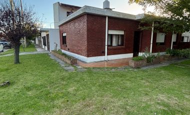 Venta Casa en PH y cochera. Caisamar