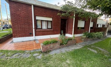 Venta Casa en PH y cochera. Caisamar