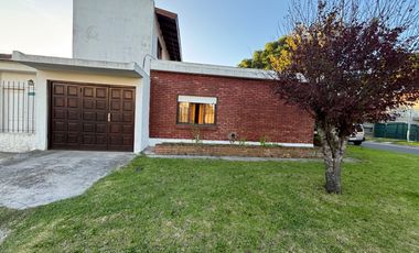 Venta Casa en PH y cochera. Caisamar