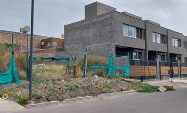 Terreno / Lote en venta de 420m2 ubicado frente a Barrio Dalvian