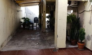 Casa en venta de 2 dormitorios c/ cochera en Villa Soldati