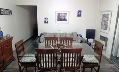 Casa en venta de 2 dormitorios c/ cochera en Villa Soldati
