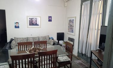 Casa en venta de 2 dormitorios c/ cochera en Villa Soldati