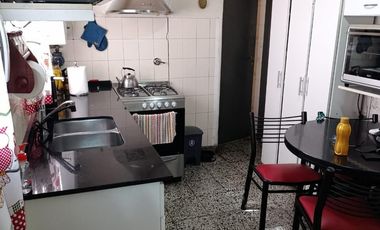 Casa en venta de 2 dormitorios c/ cochera en Villa Soldati