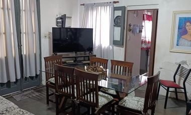 Casa en venta de 2 dormitorios c/ cochera en Villa Soldati