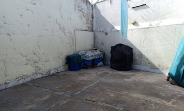 Casa en venta de 2 dormitorios c/ cochera en Villa Soldati