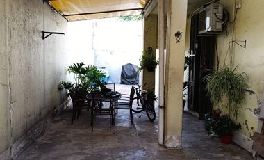 Casa en venta de 2 dormitorios c/ cochera en Villa Soldati